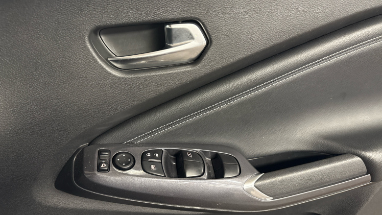 Nissan Juke 1.0 DiG-T 114 N-Connecta 5dr Petrol Hatchback